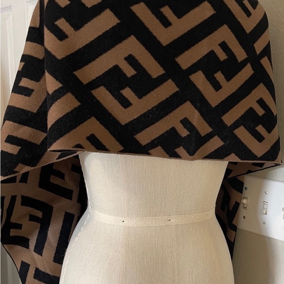 FENDI FF Multicolor Wool & Viscose Shawl - Picture 3 of 5